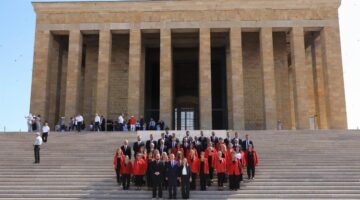 Günay Başkandan Tam Kadro Anıtkabir Çıkarması