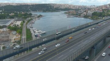 Haliç Köprüsü metrobüs yolu yenilendi