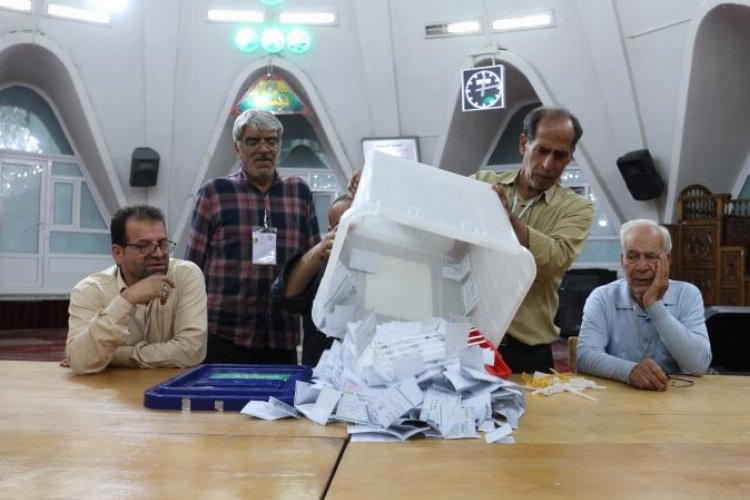 İran’da zafer Pezeşkiyan’ın