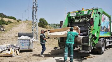 Keçiören Belediyesi tarafından ilçeye bağlı dört köyde köşe bucak mıntıka temizliği ve ilaçlama çalışması yapıldı