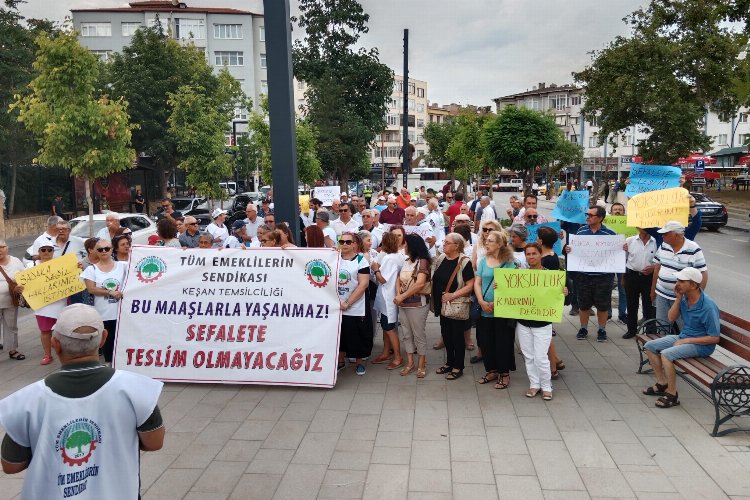 Keşan’da emeklilerden maaş protestosu