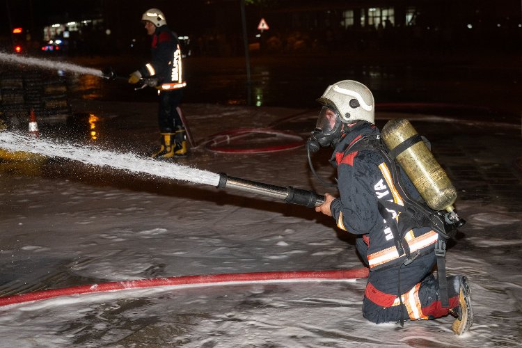 Malatya’daki yangına itfaiye ekiplerinden anında müdahale