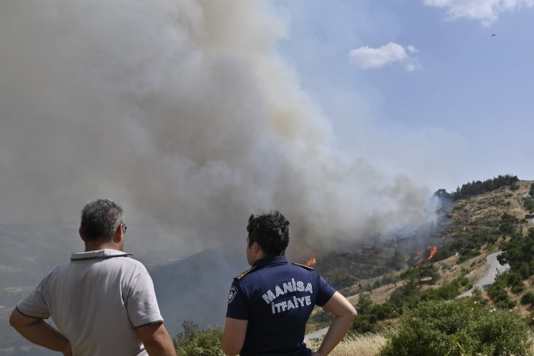 Manisa İtfaiyesi’nden Bornova yangınına takviye