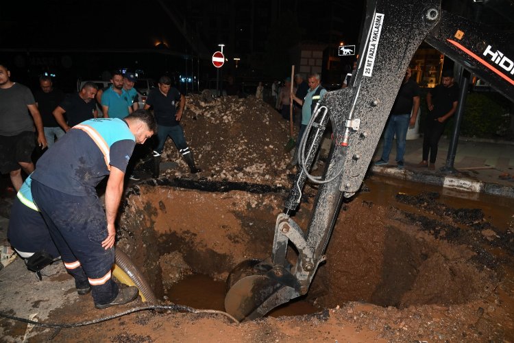 Manisa’da ekipler gece boyunca çalışarak arızayı giderdi