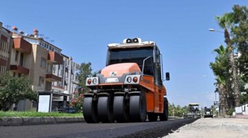 Muratpaşa’da Lara Caddesi yenilendi