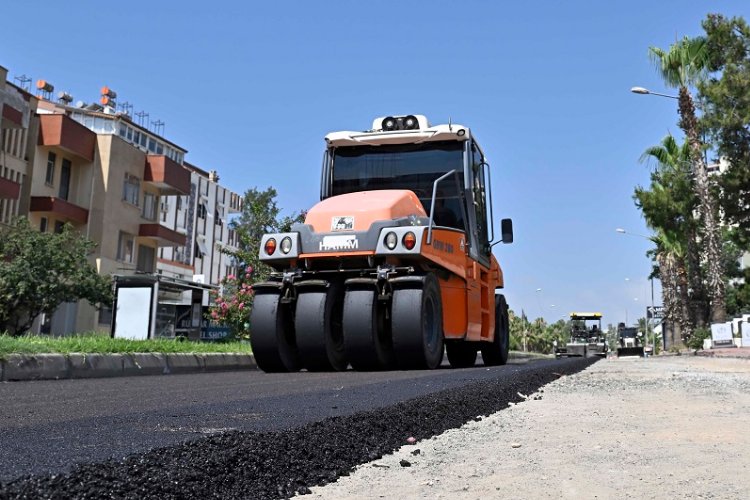 Muratpaşa’da Lara Caddesi yenilendi