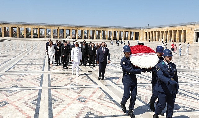 Narlıdere Belediye Başkanı Erman Uzun, Başkan Yardımcıları, Meclis Üyeleri ve CHP Narlıdere İlçe Örgütü ile birlikte Anıtkabir’e giderek Ata’nın huzuruna çıktı