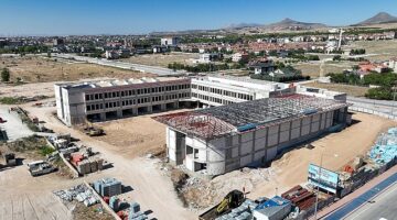 Selçuklu Belediyesi tarafından Konya’ya kazandırılacak olan Türkiye’nin en kapsamlı ve modern Güzel Sanatlar Lisesi’nin yapımı hızla devam ediyor.