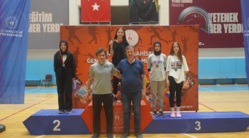 15 Temmuz Şehitlerini Anma Badminton Turnuvası sona erdi