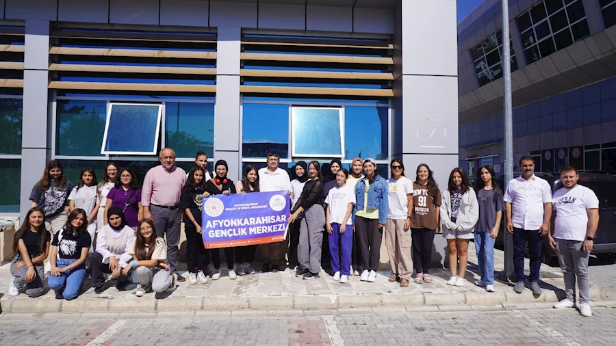 Afyonkarahisar’dan 100 Öğrenci Gençlik Kamplarına Uğurlandı