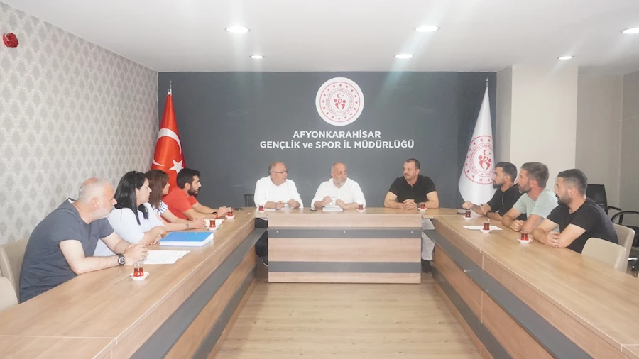 Afyonkarahisar'da Okul Sporlarının başarılı sezonu değerlendirildi