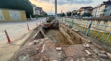 Akarca deresi üzerine yaya köprüsü yapılıyor