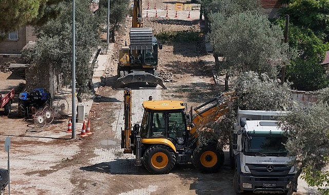 Aydın Büyükşehir Belediyesi, kent genelinde eş zamanlı olarak sürdürülen yol yapım çalışmalarına devam ediyor