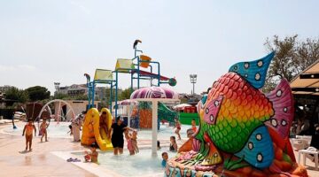 Aydın Büyükşehir Belediyesi tarafından Aydın’a kazandırılan Tekstil Park içerisindeki aquapark bu yıl da çocukların akınına uğruyor