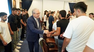 Azerbaycan Devlet Tarım Üniversitesi öğrencilerinden Rektör Budak’a ziyaret