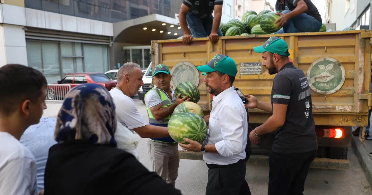 Başkan Bozbey: “Köylünün malını tarlada bırakmayacağız”