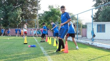 Başkan Topaloğlu geleceğin futbolcularıyla bir araya geldi