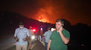 Başkan Tugay yangın bölgesinde “Belediyemizin tüm birimleriyle sahadayız”