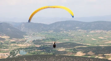 Bilecik’te Yamaç Paraşütü Festivali