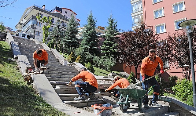 Çankaya Belediyesi, ilçe genelindeki parklarda bakım ve onarım çalışmalarını hız kesmeden sürdürüyor