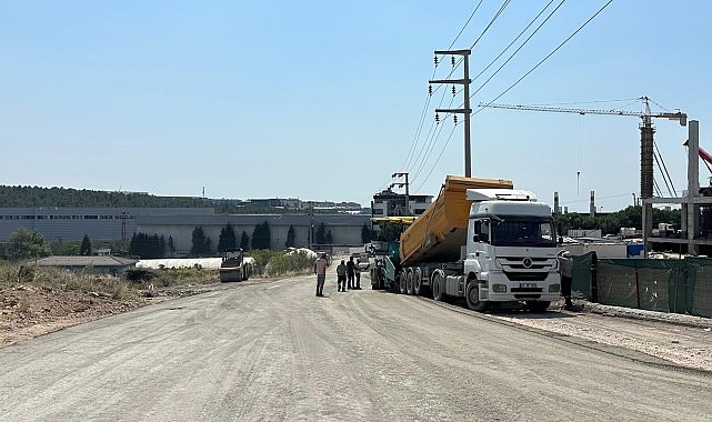 Çayırova Şekerpınar’da üstyapı yenileme çalışması