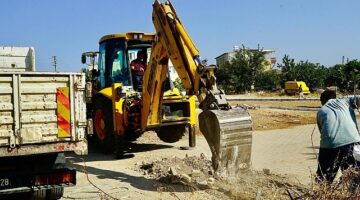 Didim Belediyesi Fen İşleri Müdürlüğü ekipleri tarafından sürdürülen yol yapım ve bakım çalışmaları tüm hızıyla devam ediyor