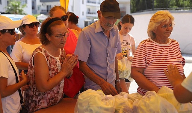 Didim Belediyesi tarafından yetiştirilen sebzeler vatandaşlara ücretsiz olarak dağıtıldı