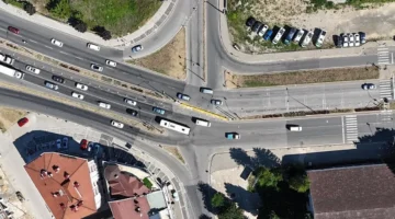 Düzce’de akıllı kavşak trafiğe yine çözüm olmadı!