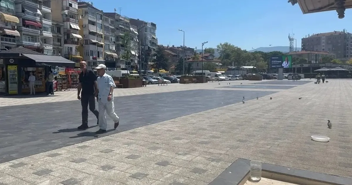 Gemlik’te sahil bölgesi yenilendi