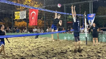 Gölcük plaj voleybolunu çok sevdi