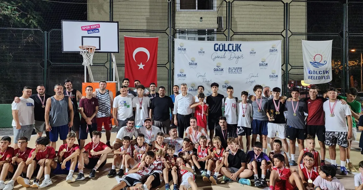 Gölcük’te sokak basketboluna yoğun ilgi