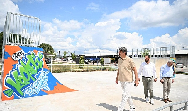 Kartepe Belediye Başkanı Av.M.Mustafa Kocaman, Kocaeli Büyükşehir Belediyesi tarafından yapımı tamamlanan Kartepe Skate Park da incelemede bulundu.