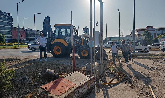 Kartepe Belediye Başkanı Av.M.Mustafa Kocaman, yaz-kış demeden saha çalışmalarını yakından takip ediyor