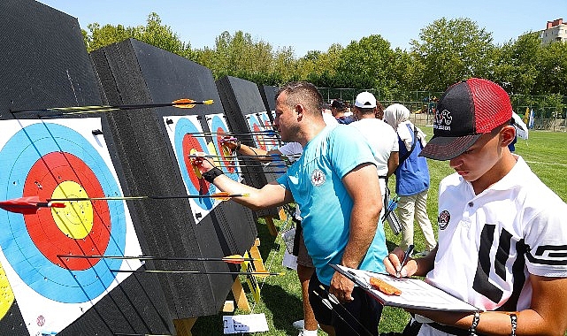 Konya Büyükşehir İller Arası Okçuluk Turnuvası’nda Sporcular Hedefi On İkiden Vurmak İçin Yarıştı