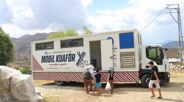 Mobil kuaför tırı yaylalarda