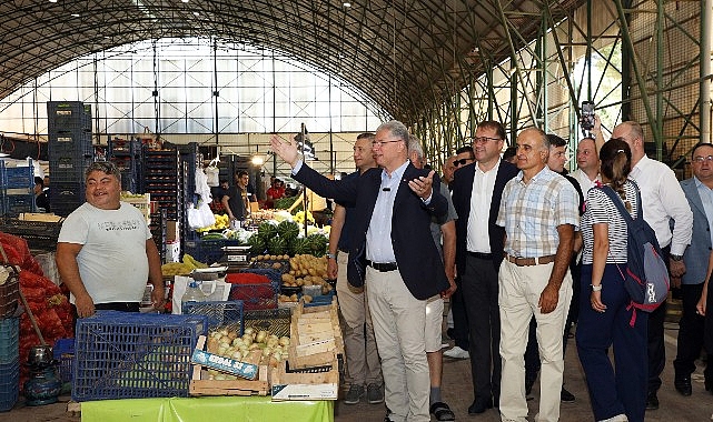 Ömerbey Mahallesi dolgu alanında bulunan ve 2019 yılında faaliyetlerine son verilen kapalı pazar yeri, 5 yıl aradan sonra yeniden açıldı