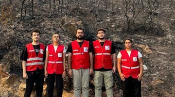 Türk Kızılay, İzmir’deki Orman Yangınlarına Müdahale Eden Ekiplere ve Vatandaşlara Destek Veriyor