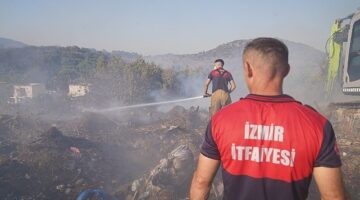 Urla’da çıkan yangına müdahale sürüyor