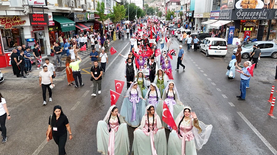 102 Yıllık Gurur ve Coşku Afyonkarahisar'da Yaşandı