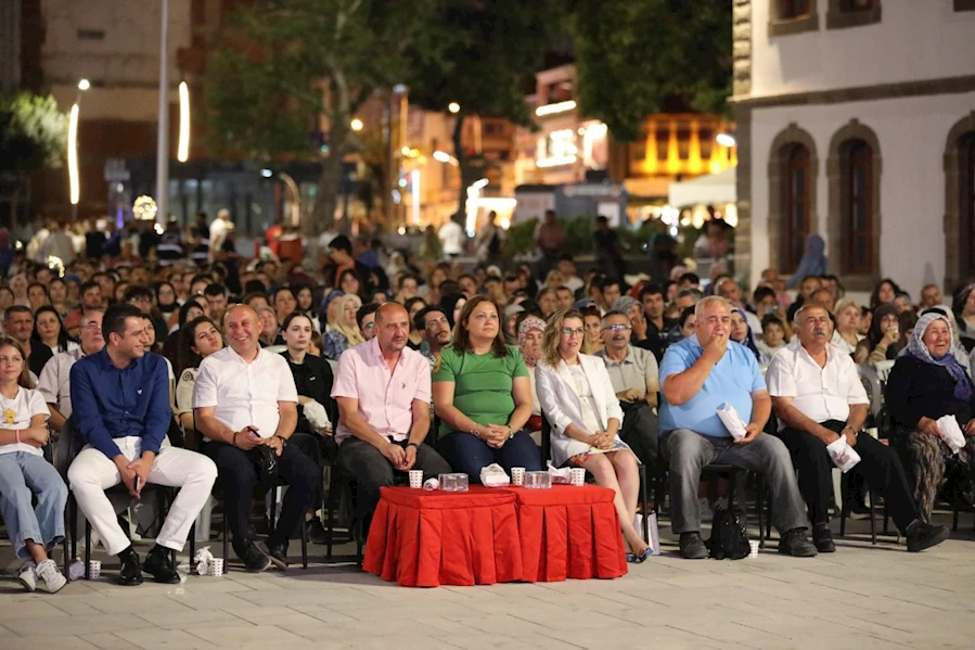 “Aybüke: Öğretmen Oldum Ben” Filmine Büyük İlgi