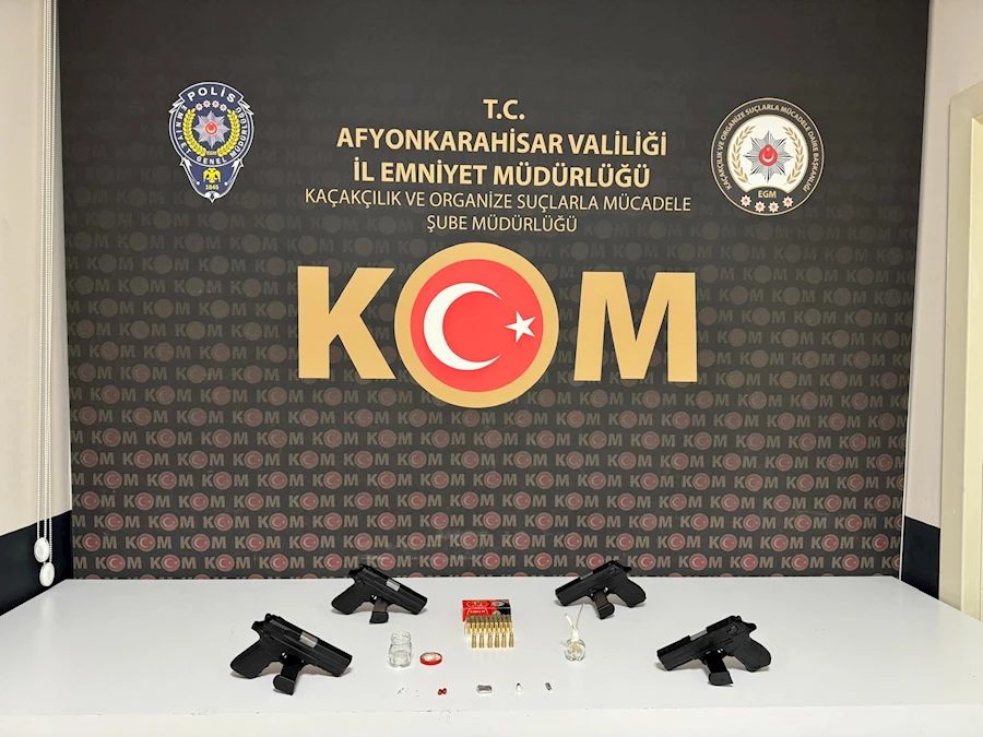 Afyonkarahisar’da Kaçakçılığa Geçit Yok: Silah ve Uyuşturucu Ele Geçirildi