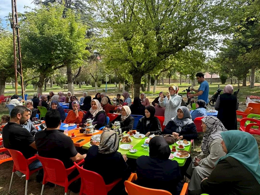 Başkan Aynacı, Adalet Parkı'nda Şıhlar Mahallesi Sakinleriyle Buluştu