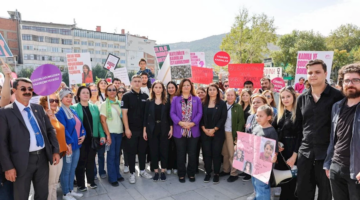 Başkan Burcu Köksal’dan Kadın Cinayetlerine Karşı Net Mesaj: “Kadınlar Ölmesin!”