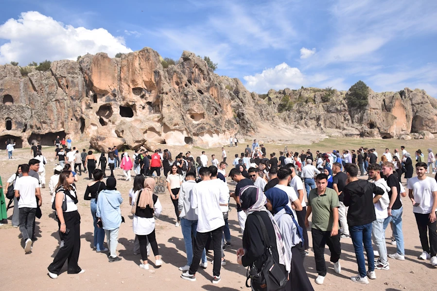 1.200 Öğrenci Frigya'nın Tarihiyle Buluştu