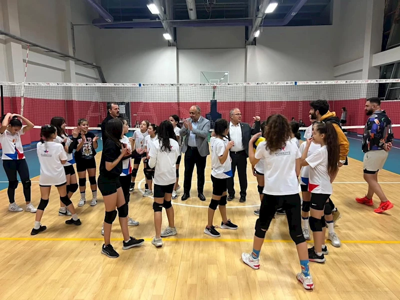 Afyonkarahisar'da Geleceğin Voleybol Yıldızları Keşfedildi