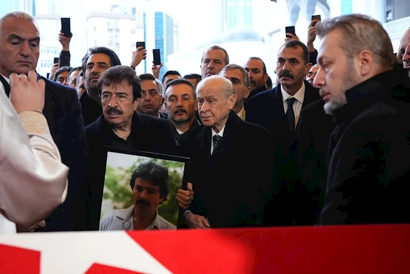 Devlet Bahçeli, Ferdi Tayfur'un Cenaze Törenine Katıldı