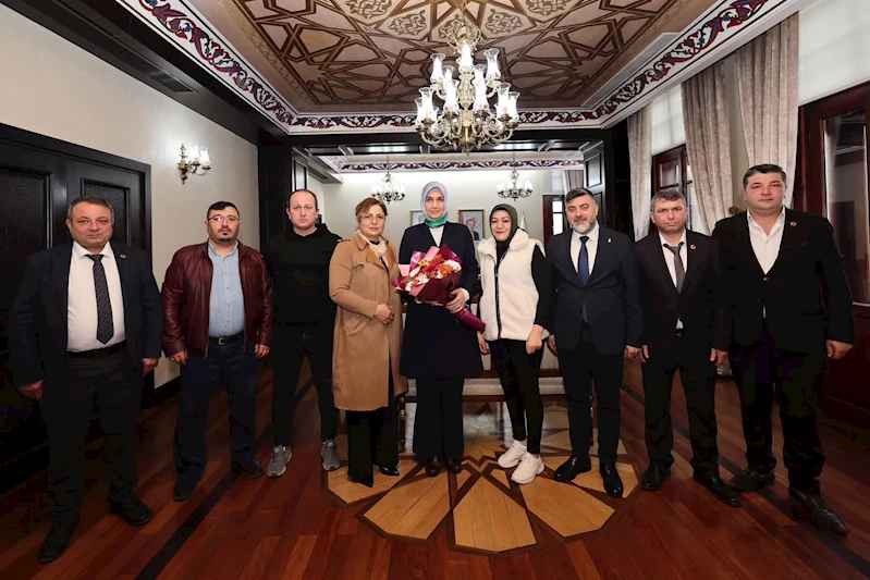 Vali Yiğitbaşı Muhtarlar Derneği'nin Taleplerini Dinledi