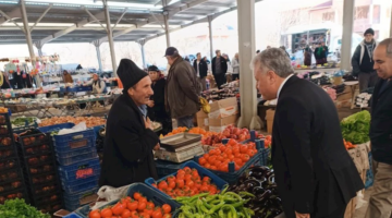 Başkan Kayer, pazarcı esnafını ziyaret etti