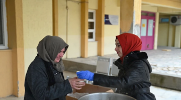 Emirdağ Devlet Hastanesi'nde Sıcak Çorba İkramı