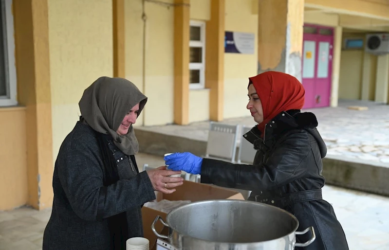 Emirdağ Devlet Hastanesi'nde Sıcak Çorba İkramı